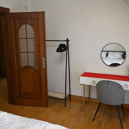 Sophie Villa *